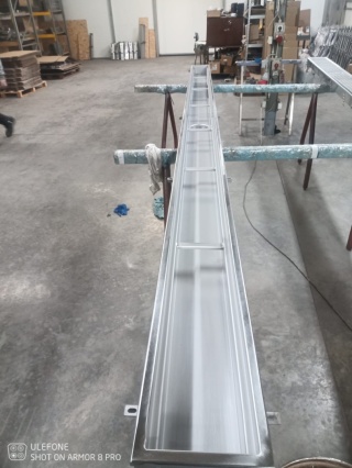 Odpływ liniowy z odejściem dolnym OL_S200, L=1=m, boczna KSB, krata K25/2, A15